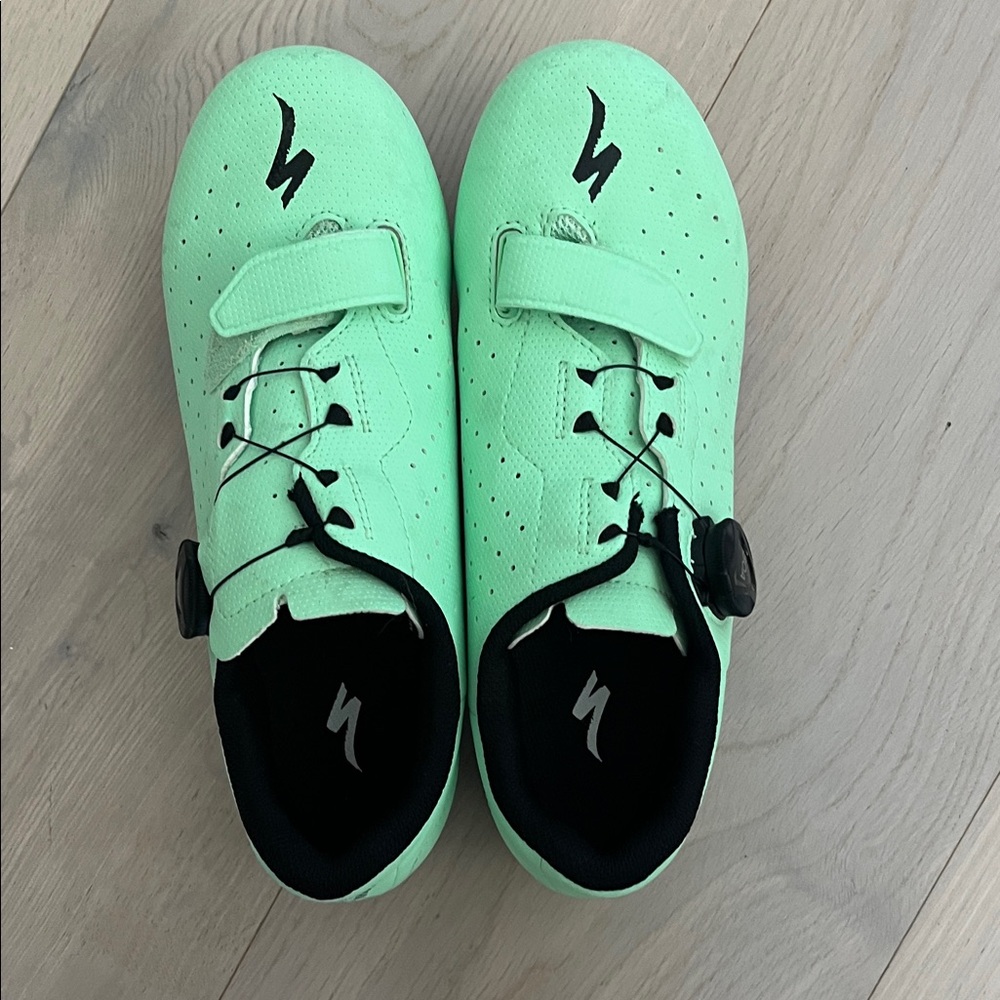 Bike shoes for Peloton US size 7.5- Specialized Torch 1.0 - Light Green